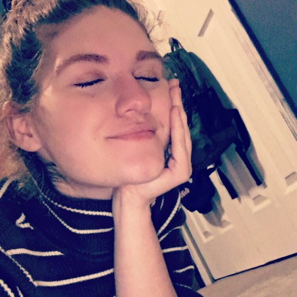 Meet your Posher, Stephanie - Picture 1 of 1